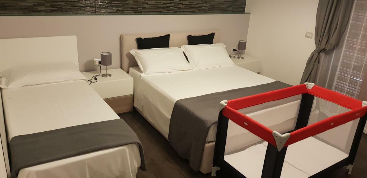 Appartamento I Puritani On The Beach Giardini-Naxos Exterior foto